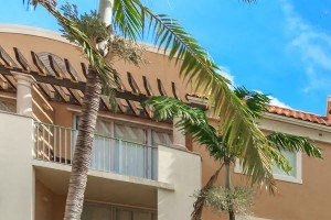 Shamrock of Sunrise apartments pool deck
